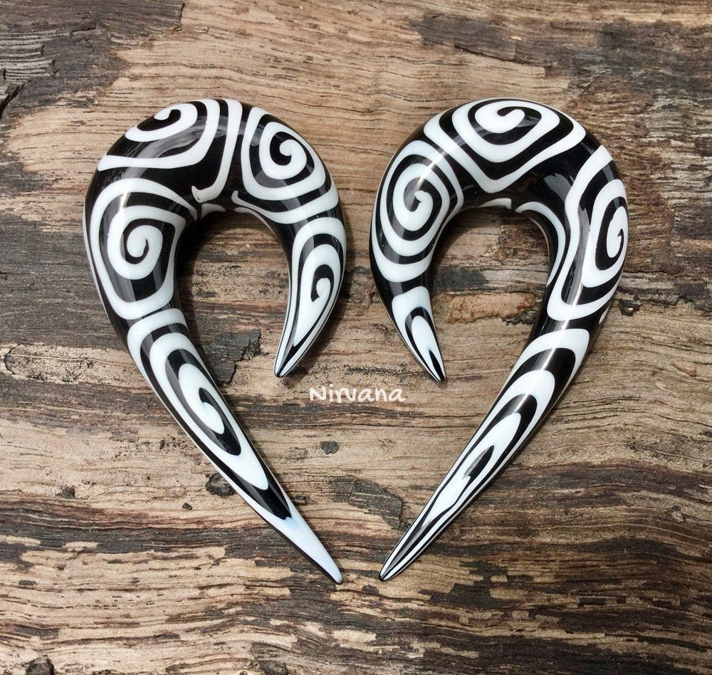 1 Pair (2 Pieces) Tribal Swirl Pattern Pyrex Glass Fish Hook Spirals