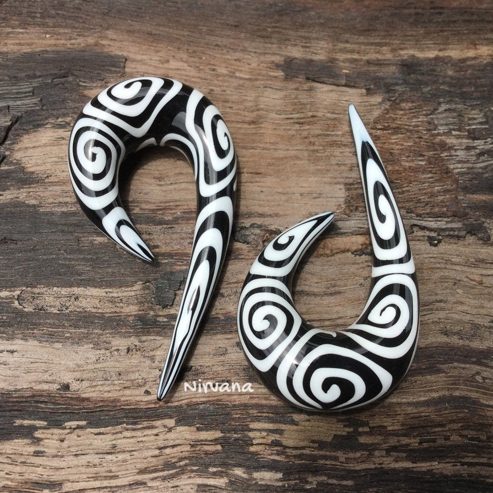 1 Pair (2 Pieces) Tribal Swirl Pattern Pyrex Glass Fish Hook Spirals