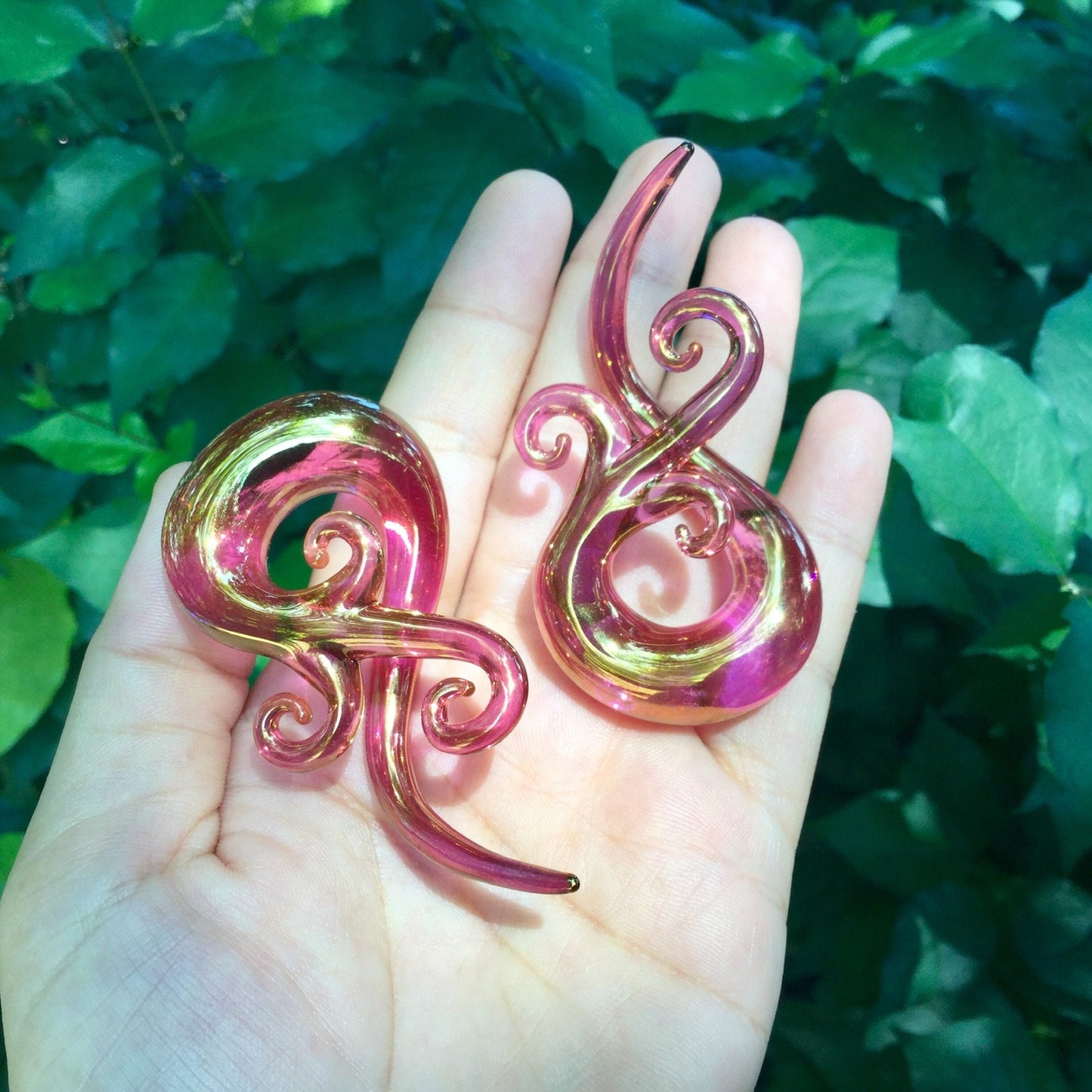 1 Pair (2 Pieces) Real 24 Karat Ruby Gold Colored Glass Bonita Spirals