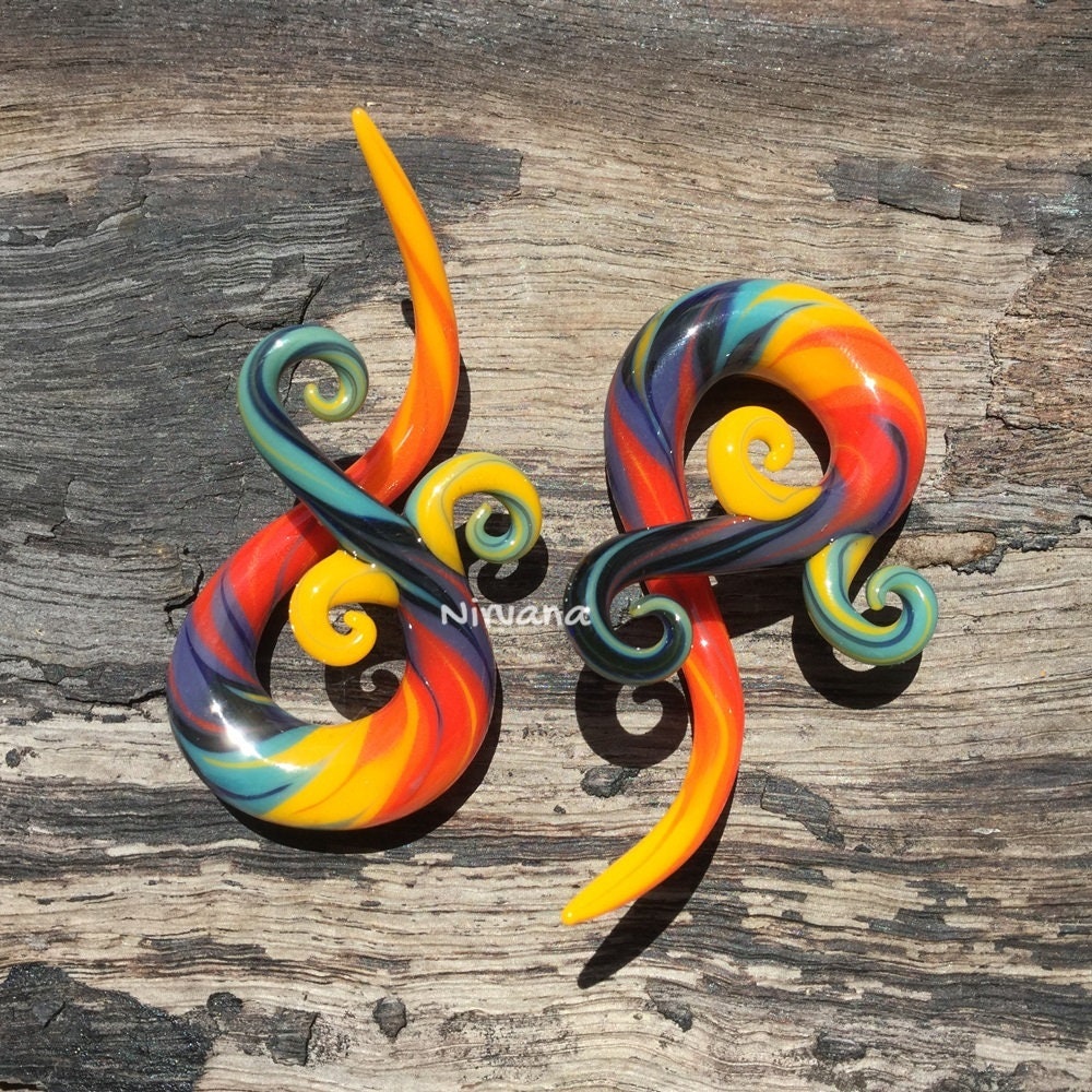 1 Pair (2 Pieces) Rainbow Colors Free Style Bonita Spirals Glass