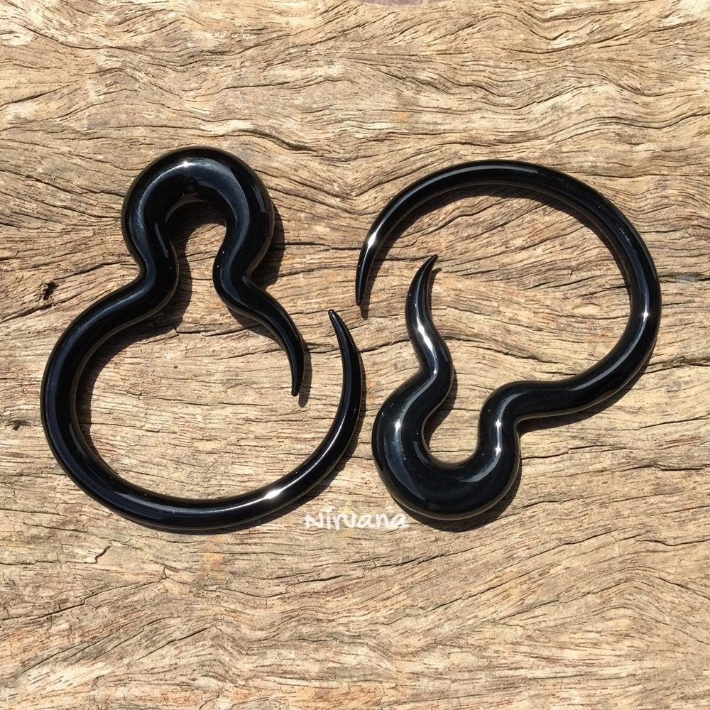 1 Pair (2 Pieces) Nirvana's Solid Black Glass Borneo Hoops