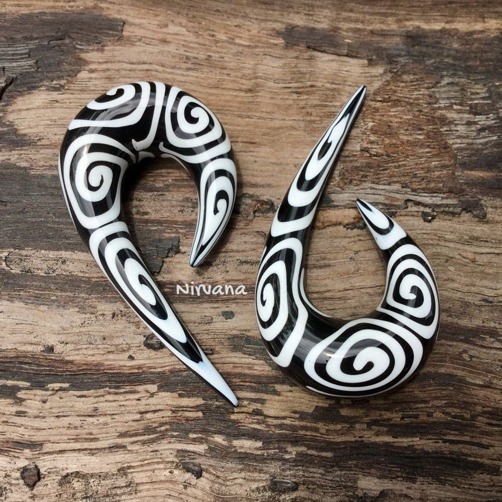 1 Pair (2 Pieces) Tribal Swirl Pattern Pyrex Glass Fish Hook Spirals