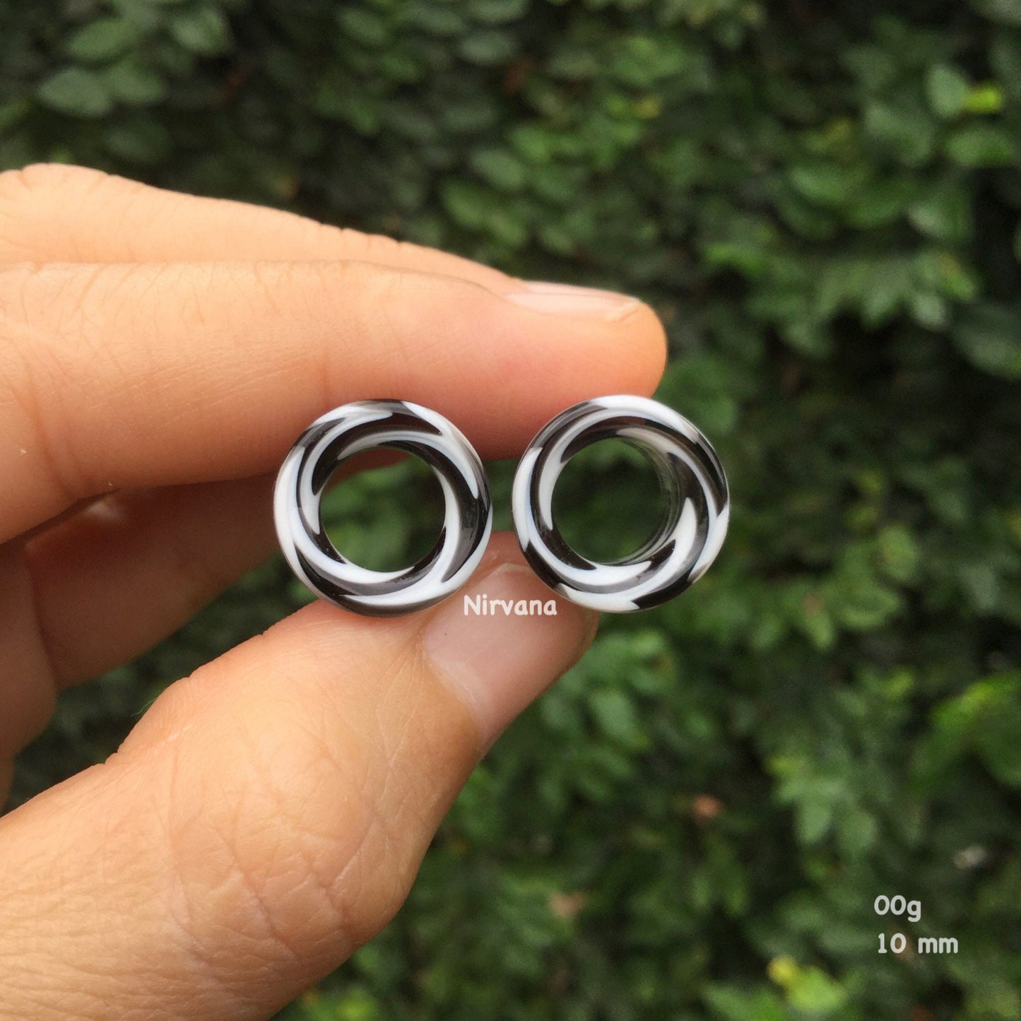 1 Pair (2 Pieces) Zig Zag Black & White Tunnels Glass