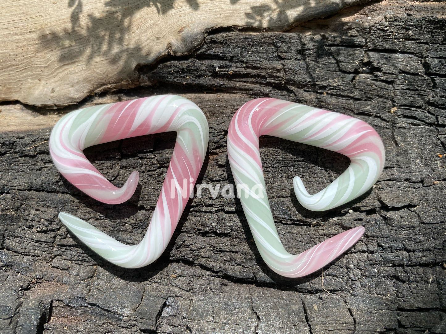 1 Pair (2 Pieces) Mint, White & Pink Free Style Triangle Spirals Glass