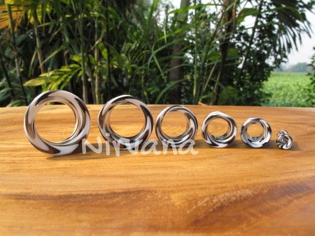 1 Pair (2 Pieces) Zig Zag Black & White Tunnels Glass