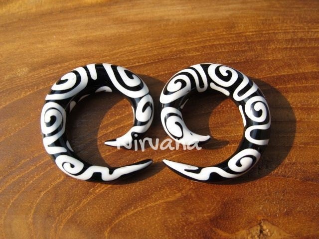 1 Pair (2 Pieces) Tribal Swirl Pattern Pyrex Glass Classic Spirals