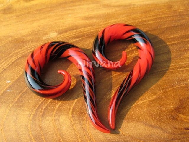 1 Pair (2 Pieces) Red & Black Free-Style Zig Zag Thai Spirals