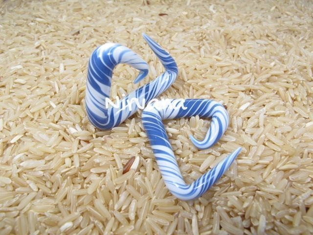 1 Pair (2 Pieces) Purple & White Free Style Triangle Spirals Glass