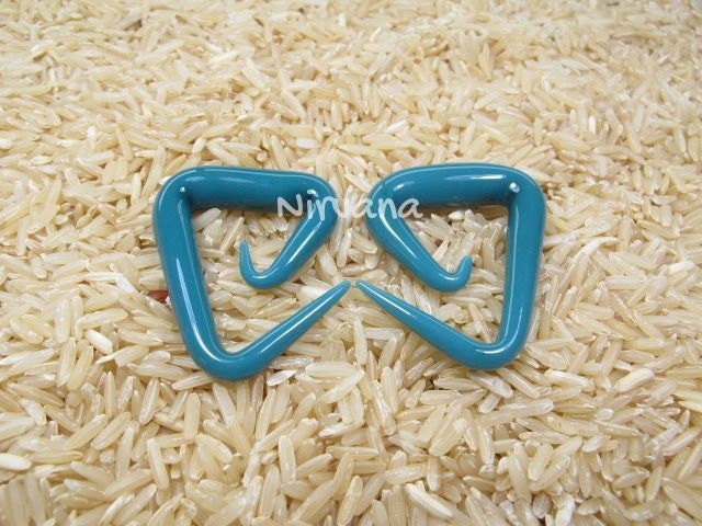 1 Pair (2 Pieces) Solid Color Aqua Triangle Spirals