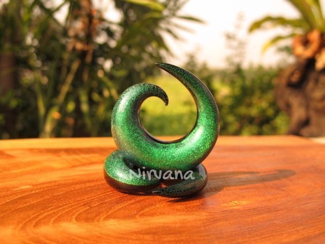 1 Pair (2 Pieces) Emerald Green Dichroic Glass Classic Spirals