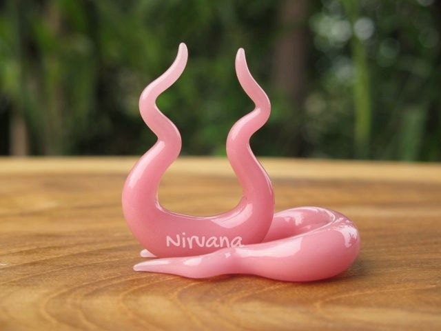 1 Pair (2 Pieces) Solid Color Pink Double Omega Ear Shapes Spirals