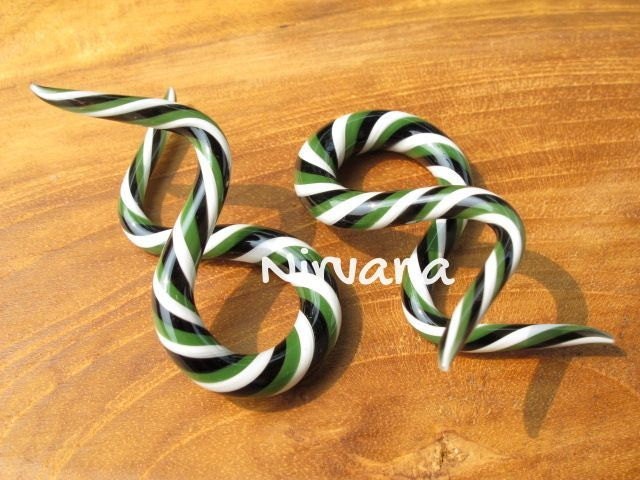1 Pair (2 Pieces) Custom Multi Color Double Twist Ear Shapes Glass