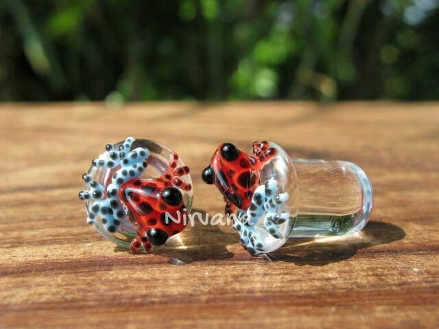 1 Pair (2 Pieces) - Poison Red Tree Frogs with Sky Blue Legs Plugs Glass