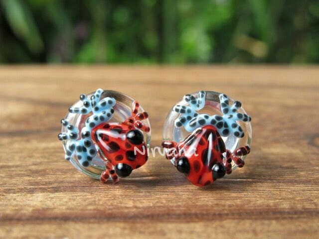 1 Pair (2 Pieces) - Poison Red Tree Frogs with Sky Blue Legs Plugs Glass