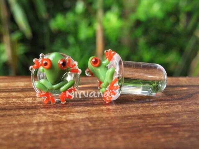 1 Pair (2 Pieces) Green with Red Legs Poison Tree Frog Glass Plugs