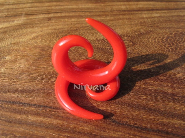 1 Pair (2 Pieces) Solid Color Radical Red Classic Spirals Ear jewelry