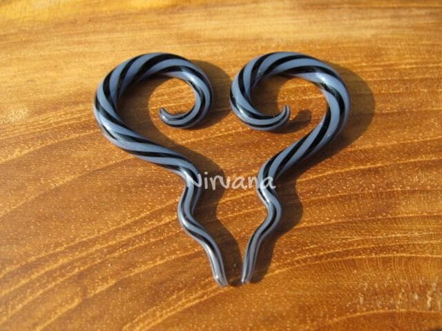1 Pair (2 Pieces) Purple & Black Twist Spiral Drop Ear Shapes