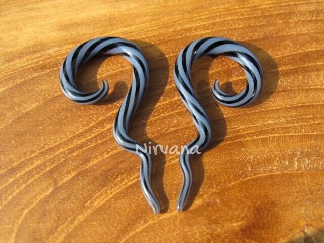 1 Pair (2 Pieces) Purple & Black Twist Spiral Drop Ear Shapes