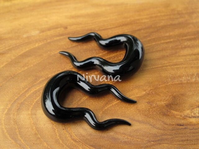 1 Pair (2 Pieces) Solid Color Black Double Omega Ear Shapes Spirals