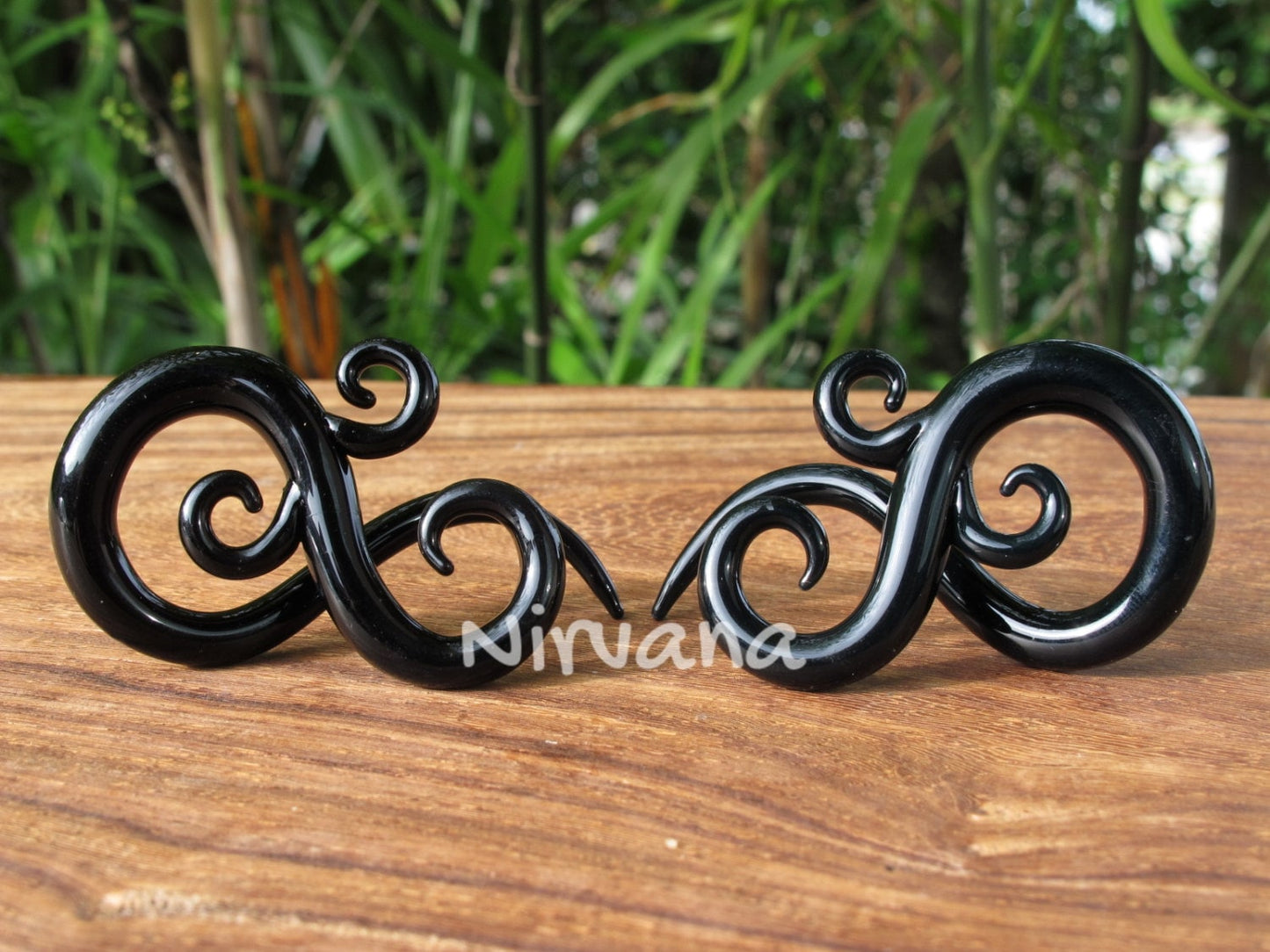 1 Pair (2 Pieces) Solid Black Color Bonita Ear Spirals