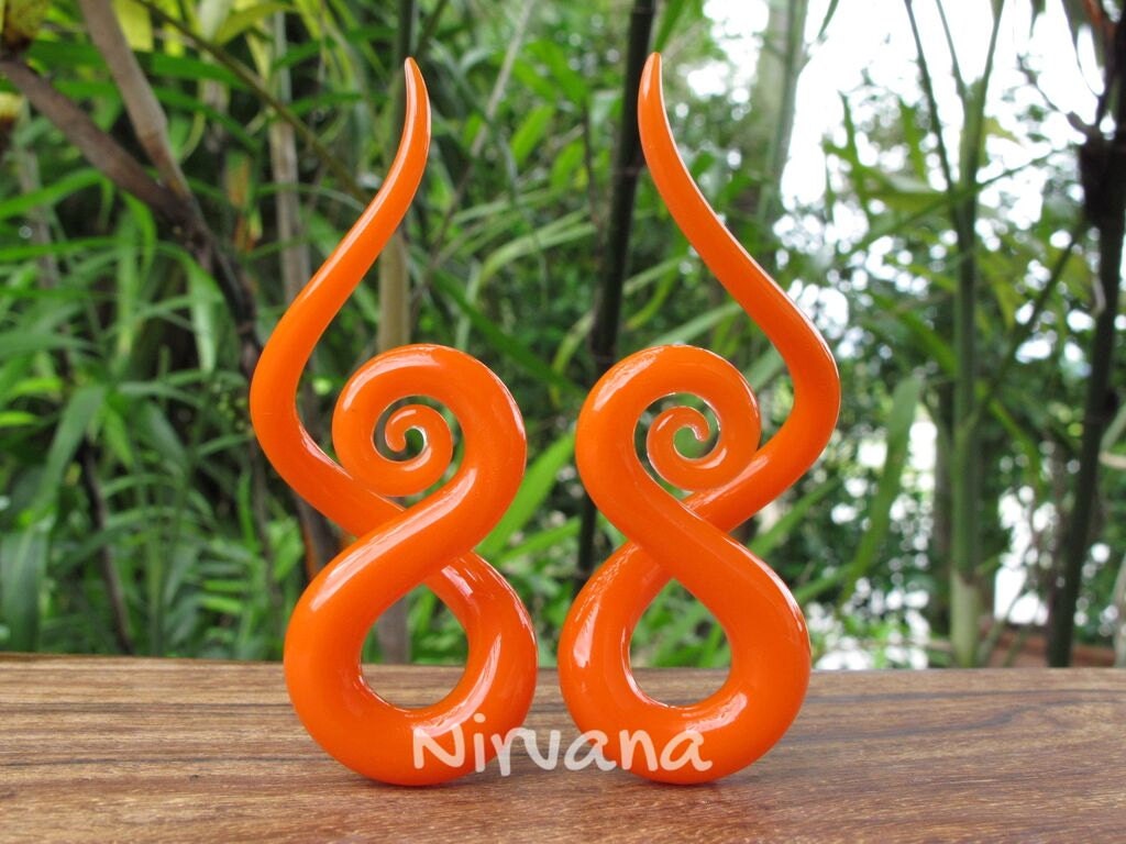 1 Pair (2 Pieces) Solid Color Orange Glass Note Spirals
