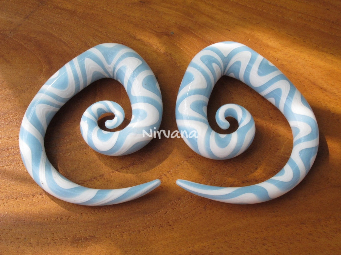 1 Pair (2 Pieces) Sky Blue & White Snake Tear Drop Spirals Glass
