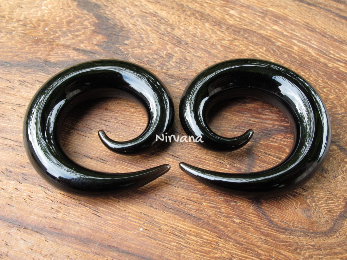 1 Pair (2 Pieces) Solid Color Black Classic Spirals