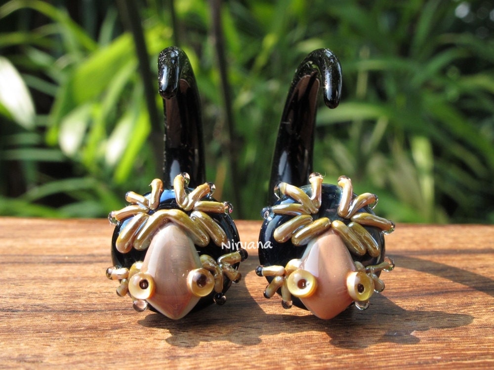 1 Pair (2 Pieces) - Earth Tone Poison Tree Frogs on Black Claws