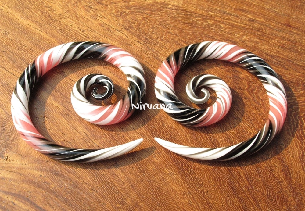 1 Pair (2 Pieces) Black, Pink & White Free Style Super Spirals Glass