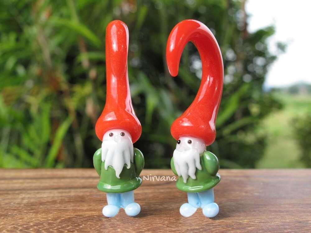 1 Pair (2 Pieces) Green Shirt Gnome Claw Gauges