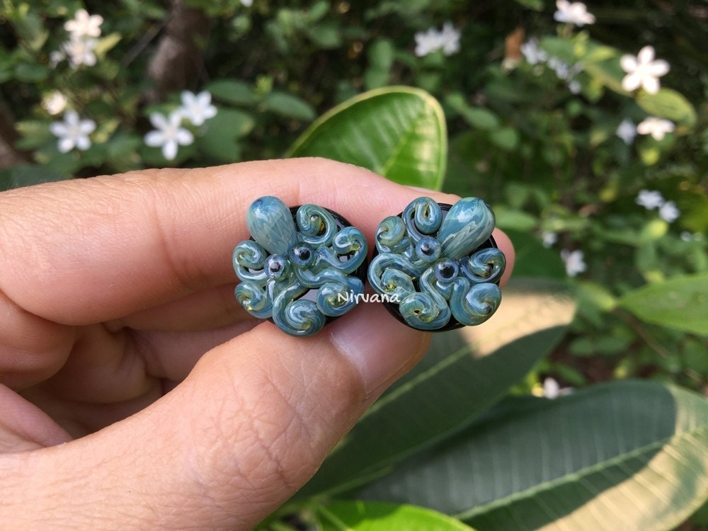 1 Pair (2 Pieces) Pyrex Glass Exotic Green/Blue Octopus on Black Plugs