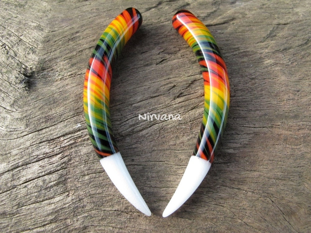 1 Pair (2 Pieces) Pilot's Rasta Tusks Talons with White Tips