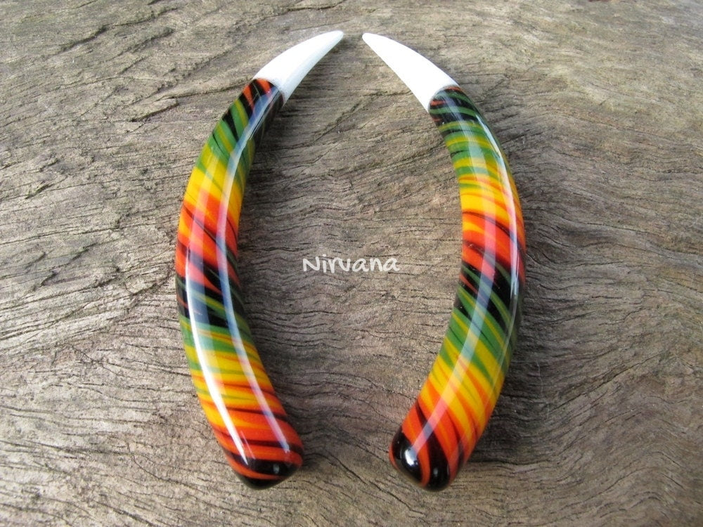 1 Pair (2 Pieces) Pilot's Rasta Tusks Talons with White Tips