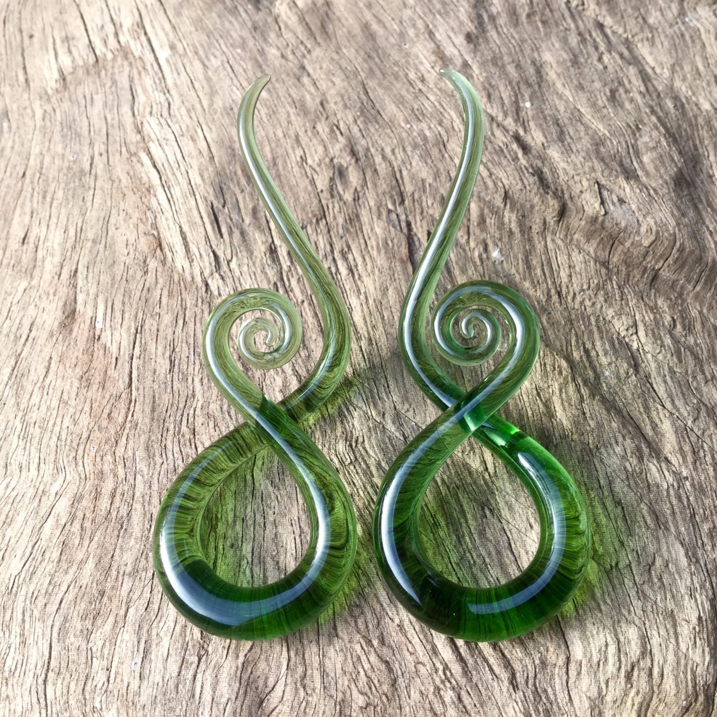 1 Pair (2 Pieces) Translucent Green Note Spirals