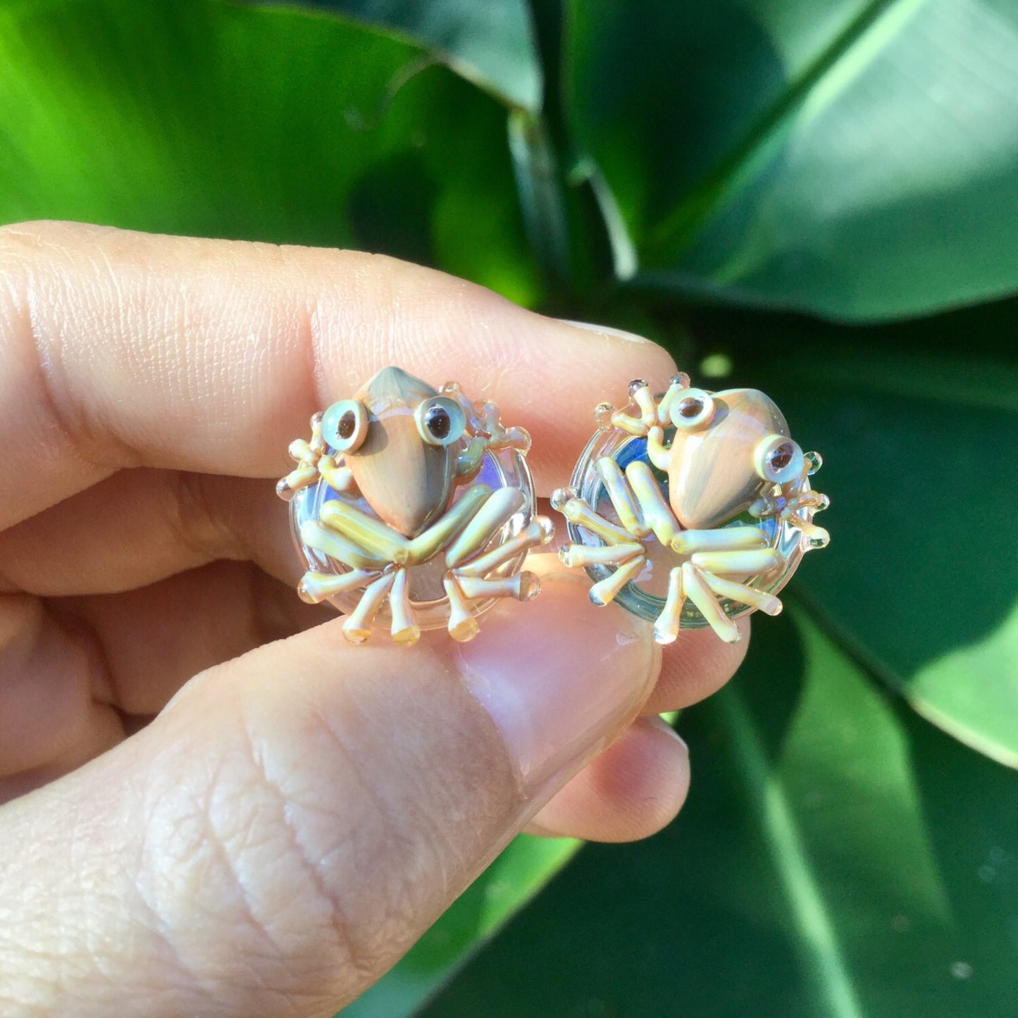 1 Pair (2 Pieces) Nirvana Earth Glass Tree Frog Plugs