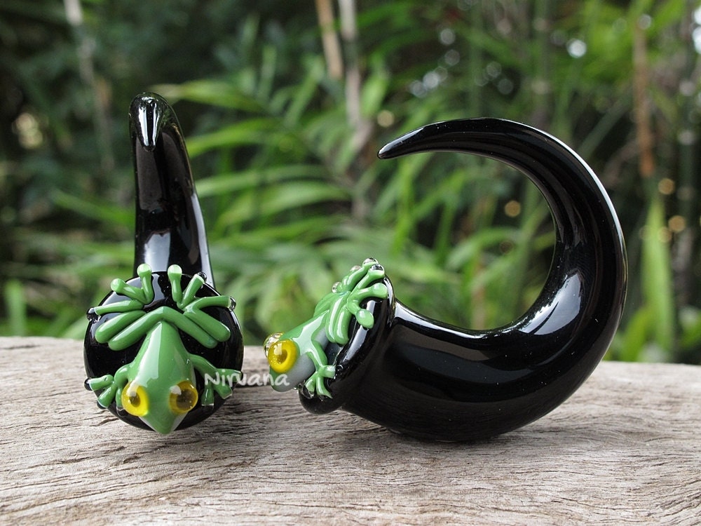 1 Pair (2 Pieces) Australian Green Tree Frog Claws