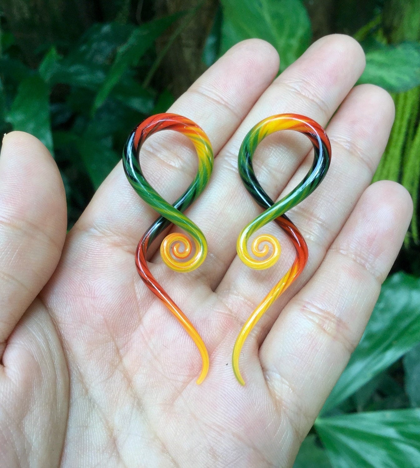 1 Pair (2 Pieces) Rasta Free-Style (Zig Zag) Glass Note Ear Shapes