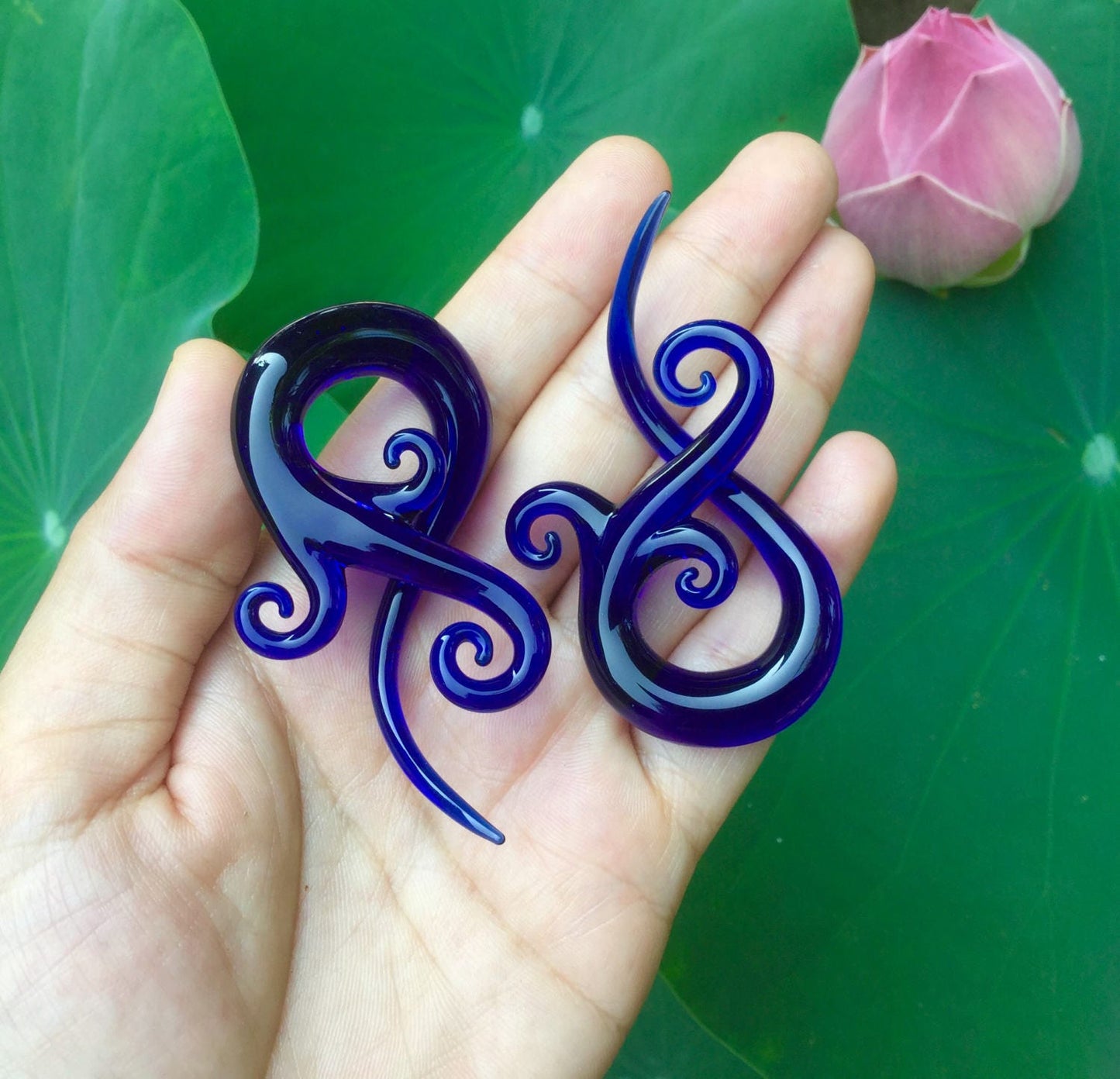 1 Pair (2 Pieces) Cobalt Blue Bonita Ear Spirals