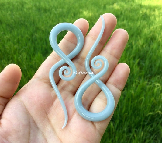 1 Pair (2 Pieces) Light Gray Glass Note Spirals