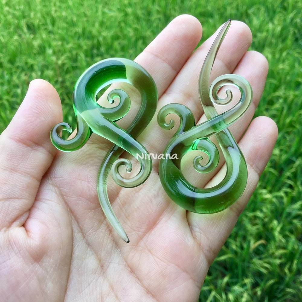 1 Pair (2 Pieces) Translucent Light Green Bonita Ear Spirals