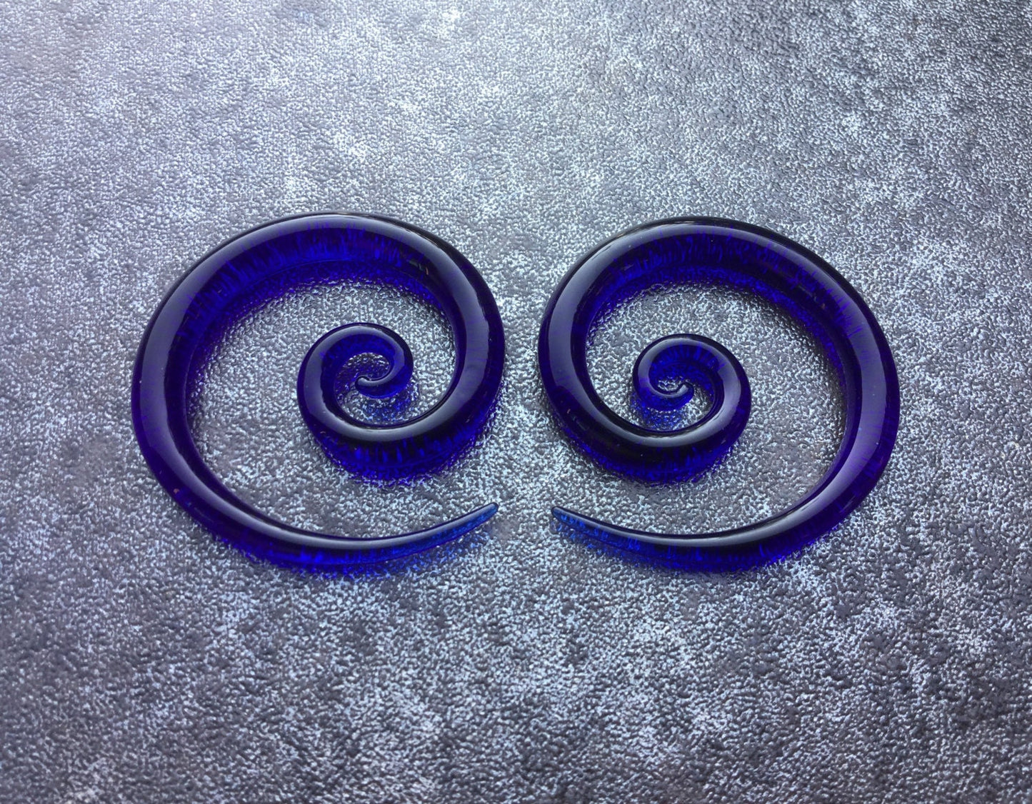 1 Pair (2 Pieces) Translucent Cobalt Blue Super Spirals