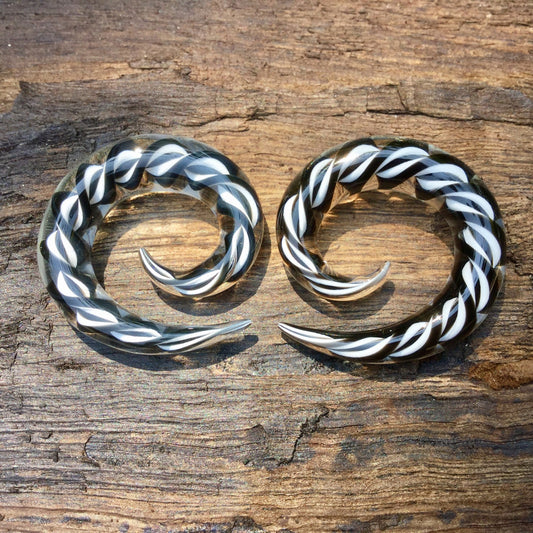 1 Pair (2 Pieces) Encased Twist Black & White Classic Spirals