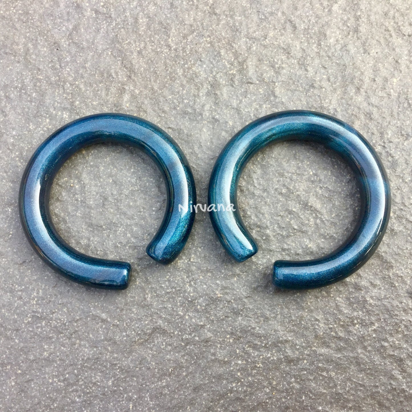1 Pair (2 Pieces) Nirvana's Solid Unobtanium Glass Hoops