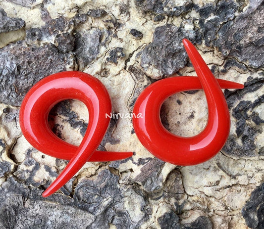 1 Pair (2 Pieces) Solid Color Red Single Twist Ear Shapes Spirals