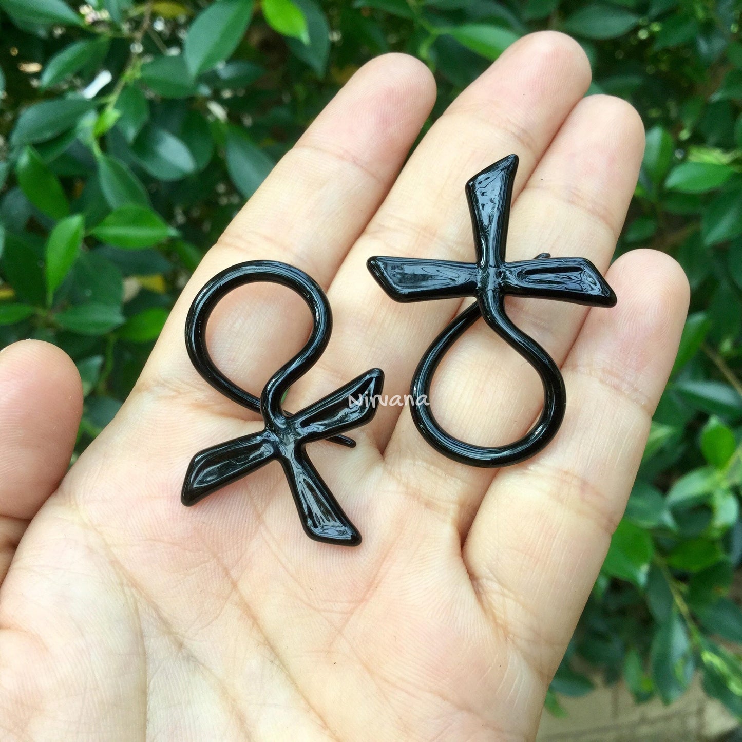 1 Pair (2 Pieces) Black Egyptian Ankh Cross Pyrex glass Ear Spirals