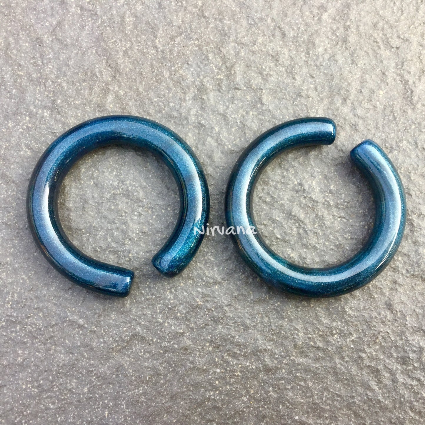 1 Pair (2 Pieces) Nirvana's Solid Unobtanium Glass Hoops