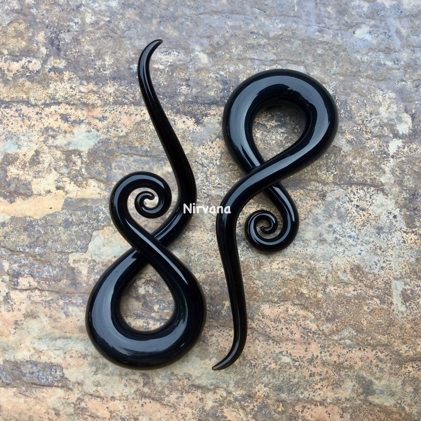 1 Pair (2 Pieces) Solid Black Note Spirals