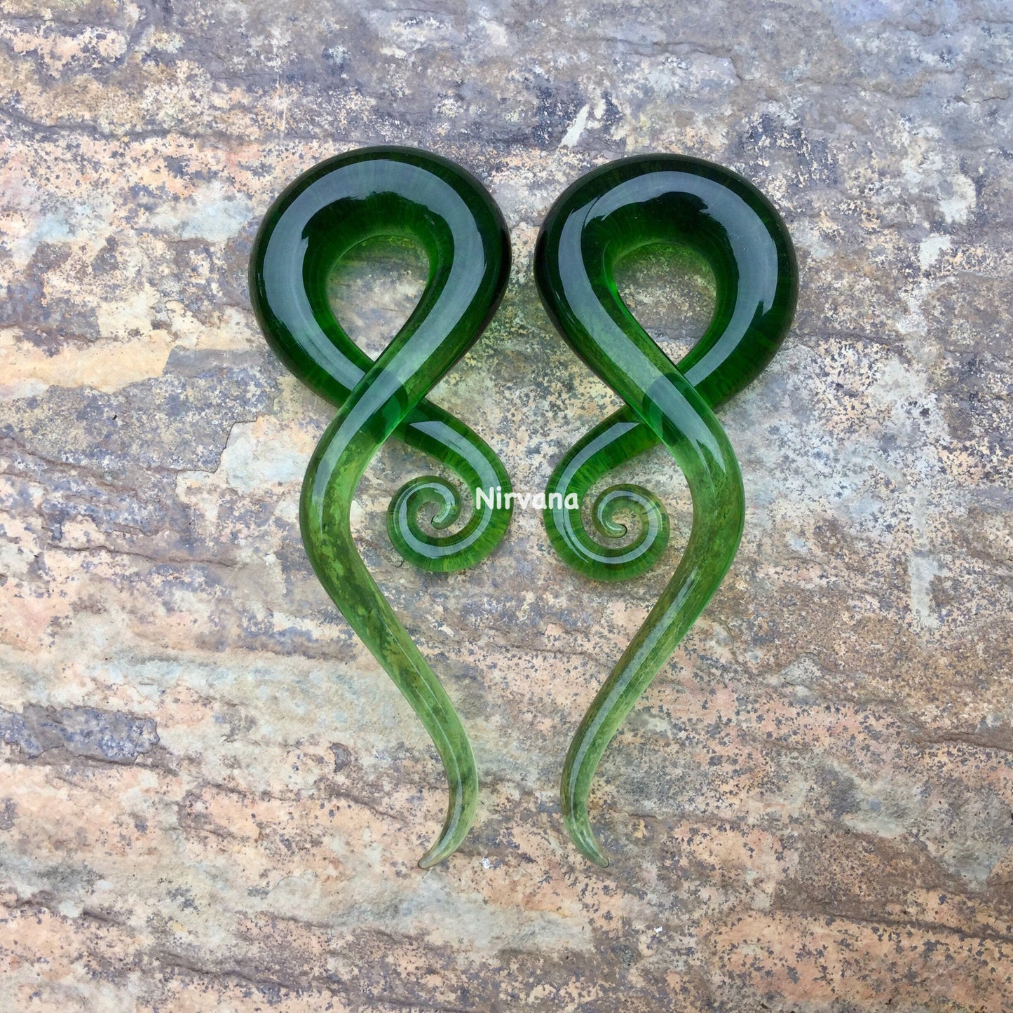 1 Pair (2 Pieces) Translucent Green Note Spirals