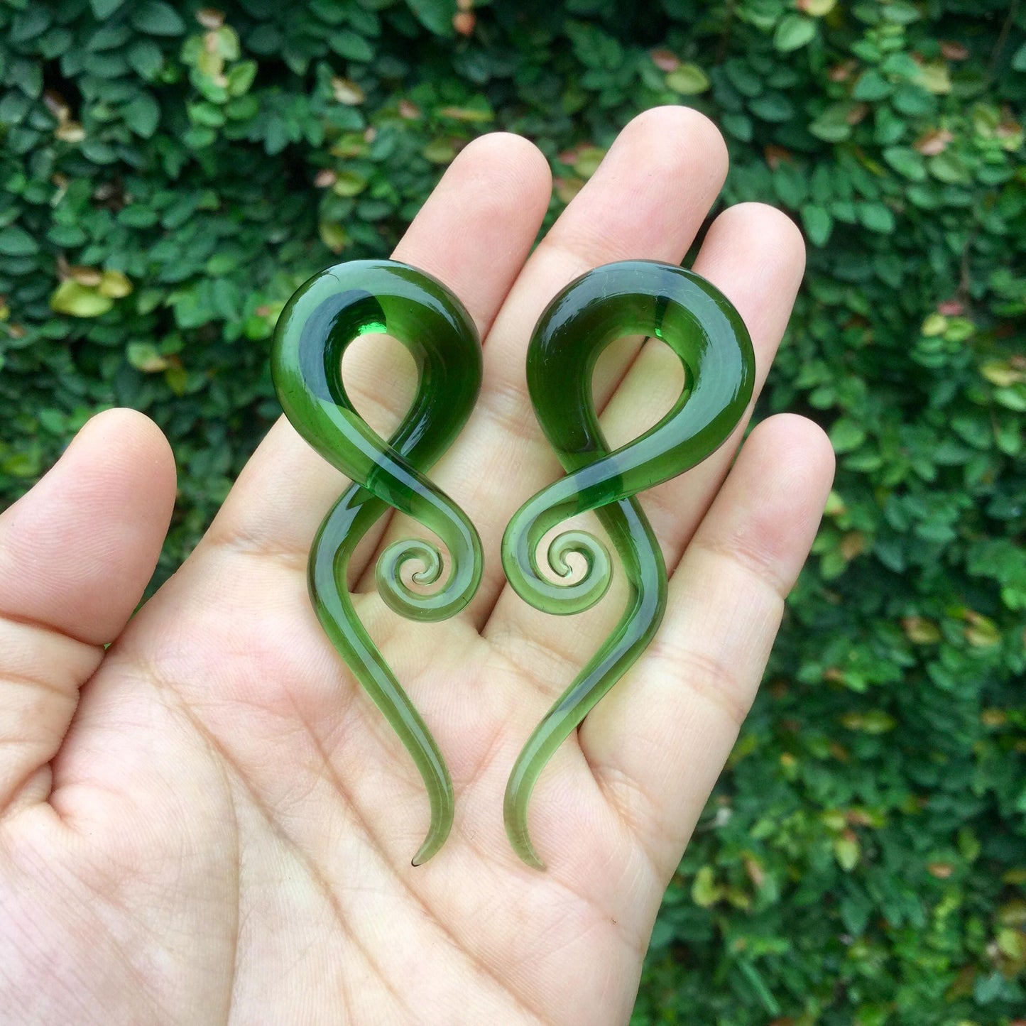 1 Pair (2 Pieces) Translucent Green Note Spirals