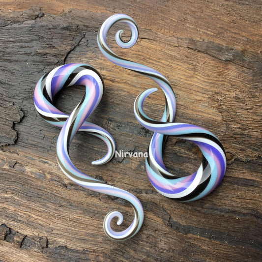 1 Pair (2 Pieces) Sky Blue/Pink/Purple/White/Black Twist Pattern Glass Curly Note Shapes